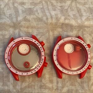 2 Mission to Mars bioceramic cases with crowns